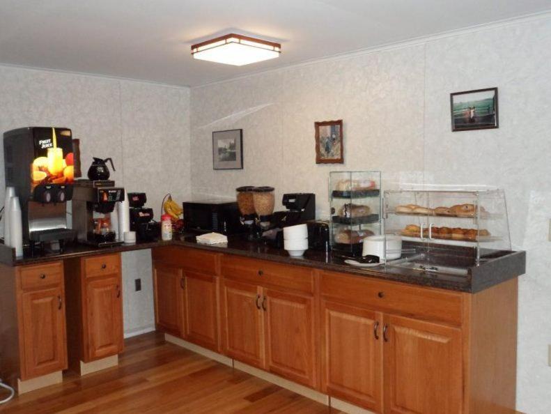 Cherry Lane Motor Inn Amish Country Ronks Bagian luar foto