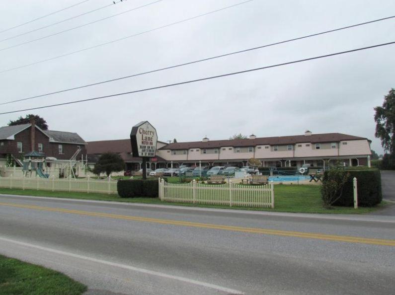 Cherry Lane Motor Inn Amish Country Ronks Bagian luar foto