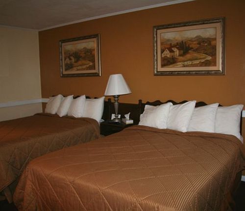 Cherry Lane Motor Inn Amish Country Ronks Bagian luar foto